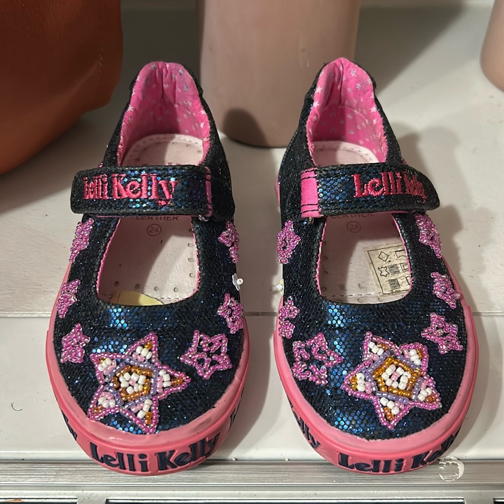 Like New Lelli Kelly shoes